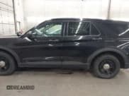 ✅ 2020 Ford Police Interceptor Utility • VIN: 1FM5K8AB2LGC01209 • Lot: 43621985. Wystawiony na IAAI z przebiegiem 117 708 mil. Bezpłatny archiwum sprzedaży aukcyjnych z USA i szczegółowy raport historii pojazdu na DreamBid. Zdjęcie 15.