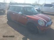 ✅ 2009 MINI Hardtop • VIN: WMWMF335X9TW71368 • Lot: 41965885. Wystawiony na IAAI z przebiegiem 165 744 mil. Bezpłatny archiwum sprzedaży aukcyjnych z USA i szczegółowy raport historii pojazdu na DreamBid. Zdjęcie 1.