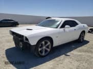 ✅ 2015 Dodge Challenger R/T • VIN: 2C3CDZAT8FH737065 • Lot: 51809354. Wystawiony na Copart z przebiegiem 94 366 mil. Bezpłatny archiwum sprzedaży aukcyjnych z USA i szczegółowy raport historii pojazdu na DreamBid. Zdjęcie 1.