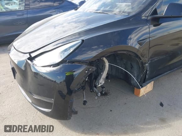 ✅ 2023 Tesla Model Y Long Range • VIN: 7SAYGDEE9PA110583 • Lot: 43508852. Wystawiony na IAAI z przebiegiem 78 355 mil. Bezpłatny archiwum sprzedaży aukcyjnych z USA i szczegółowy raport historii pojazdu na DreamBid. Zdjęcie 6.