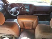 ✅ 2004 Chevrolet Silverado 2500HD LT • VIN: 1GCHK29274E255685 • Лот: 61619395. Опубликован ранее на Copart с пробегом 205 614 миль. Бесплатный доступ к архиву аукционных продаж из США и подробный отчёт об истории автомобиля на DreamBid. Изображение 8.