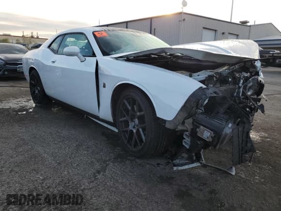 ✅ 2016 Dodge Challenger R/T Scat Pack • VIN: 2C3CDZFJ2GH245141 • Lot: 81559993. Wystawiony na Copart z przebiegiem 46 285 mil. Bezpłatny archiwum sprzedaży aukcyjnych z USA i szczegółowy raport historii pojazdu na DreamBid. Zdjęcie 4.