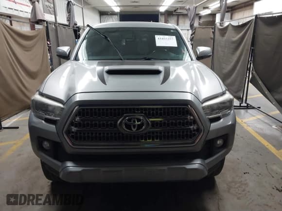 ✅ 2016 Toyota Tacoma TRD Sport • VIN: 3TMBZ5DN2GM003989 • Lot: 43455257. Wystawiony na IAAI z przebiegiem 145 308 mil. Bezpłatny archiwum sprzedaży aukcyjnych z USA i szczegółowy raport historii pojazdu na DreamBid. Zdjęcie 12.