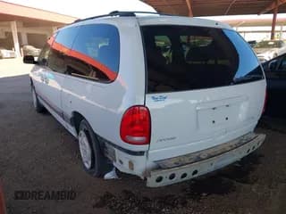 ✅ 2000 Dodge Caravan SE • VIN: 1B4GP44G4YB581993 • Lot: 43564036. Listed on IAAI with 89,748 mi. Free auction sales archive from the USA and detailed vehicle history report at DreamBid. Image 3.