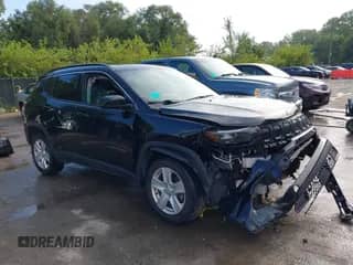 2022 Jeep Compass Latitude with VIN 3C4NJDBB0NT124370, listed as a IAAI auction lot 43007081 with 34,161 mi miles and . Bid and sale history available at DreamBid. Image 1.