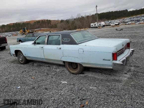 ✅ 1976 Lincoln Continental • VIN: 6Y82A822248 • Лот: 89287785. Опубликован ранее на Copart с пробегом 23 184 миль. Бесплатный доступ к архиву аукционных продаж из США и подробный отчёт об истории автомобиля на DreamBid. Изображение 2.