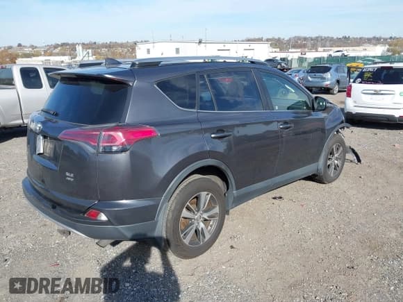✅ 2018 Toyota RAV4 XLE • VIN: JTMRFREV5JJ243765 • Лот: 43608563. Опубликован ранее на IAAI с пробегом 117 909 миль. Бесплатный доступ к архиву аукционных продаж из США и подробный отчёт об истории автомобиля на DreamBid. Изображение 4.