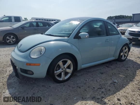 ✅ 2010 Volkswagen Beetle • VIN: 3VWRG3AGXAM033079 • Лот: 65014115. Опубликован ранее на Copart с пробегом 133 800 миль. Бесплатный доступ к архиву аукционных продаж из США и подробный отчёт об истории автомобиля на DreamBid. Изображение 1.