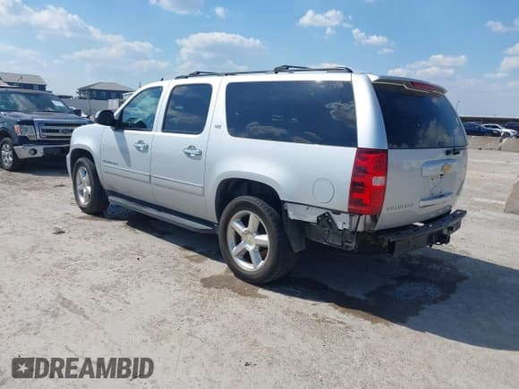 ✅ 2014 Chevrolet Suburban LTZ • VIN: 1GNSCKE06ER107262 • Lot: 43301081. Wystawiony na IAAI z przebiegiem 122 888 mil. Bezpłatny archiwum sprzedaży aukcyjnych z USA i szczegółowy raport historii pojazdu na DreamBid. Zdjęcie 3.