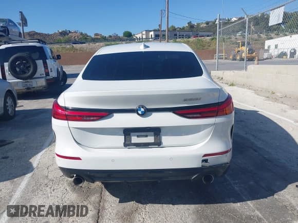 ✅ 2021 BMW 2 Series 228i • VIN: WBA53AK07M7J56451 • Lot: 42292353. Wystawiony na IAAI z przebiegiem 26 584 mil. Bezpłatny archiwum sprzedaży aukcyjnych z USA i szczegółowy raport historii pojazdu na DreamBid. Zdjęcie 17.