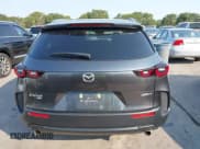 ✅ 2024 Mazda CX-50 S Preferred • VIN: 7MMVABBM1RN182967 • Lot: 43069249. Wystawiony na IAAI z przebiegiem 40 552 mil. Bezpłatny archiwum sprzedaży aukcyjnych z USA i szczegółowy raport historii pojazdu na DreamBid. Zdjęcie 16.