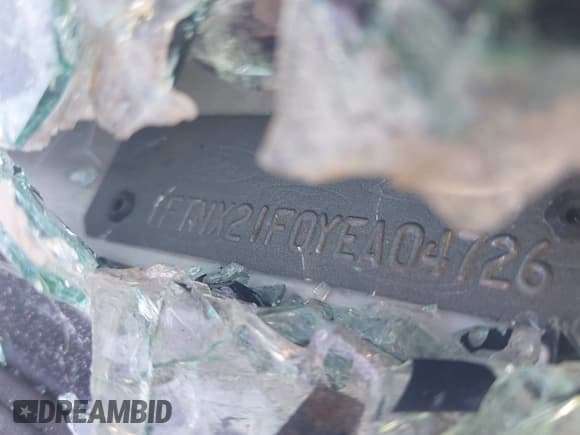 ✅ 2000 Ford F-250 XL • VIN: 1FTNX21F0YEA04726 • Lot: 43440043. Listed on IAAI with 224,157 mi. Free auction sales archive from the USA and detailed vehicle history report at DreamBid. Image 18.