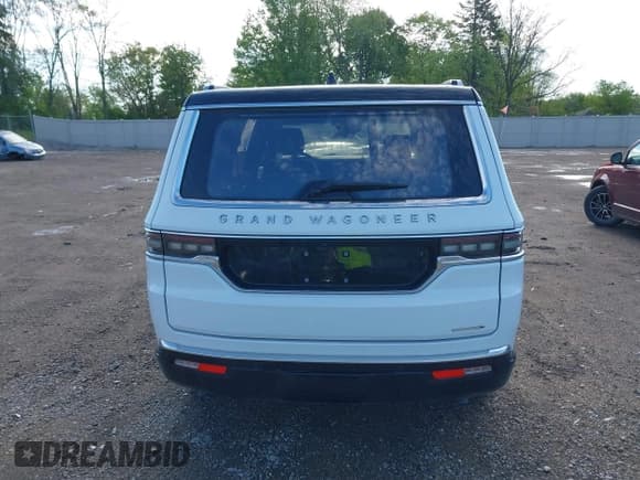 ✅ 2024 Jeep Grand Wagoneer Series III • VIN: 1C4SJVGP3RS137750 • Lot: 39366540. Listed on IAAI with 795 mi. Free auction sales archive from the USA and detailed vehicle history report at DreamBid. Image 15.