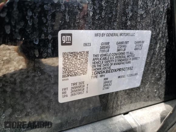 ✅ 2023 Chevrolet Suburban LS • VIN: 1GNSKBEDXPR507852 • Lot: 68348864. Wystawiony na Copart z przebiegiem 20 808 mil. Bezpłatny archiwum sprzedaży aukcyjnych z USA i szczegółowy raport historii pojazdu na DreamBid. Zdjęcie 15.