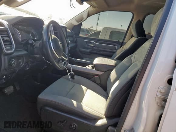 ✅ 2020 Ram 1500 Big Horn • VIN: 1C6RREBT0LN294824 • Lot: 90731825. Wystawiony na Copart z przebiegiem 121 038 mil. Bezpłatny archiwum sprzedaży aukcyjnych z USA i szczegółowy raport historii pojazdu na DreamBid. Zdjęcie 7.