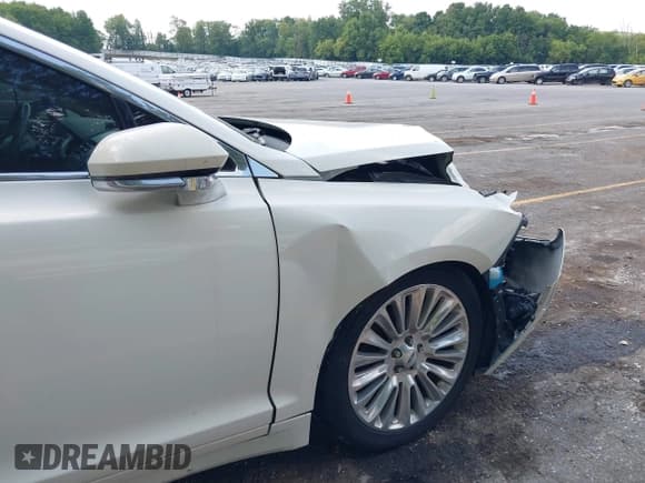 ✅ 2013 Lincoln MKZ • VIN: 3LN6L2G96DR805178 • Lot: 42915934. Wystawiony na IAAI z przebiegiem 158 757 mil. Bezpłatny archiwum sprzedaży aukcyjnych z USA i szczegółowy raport historii pojazdu na DreamBid. Zdjęcie 13.