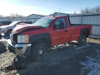 2008 Chevrolet Silverado 2500HD Work Truck z VIN 1GCHK24K58E118029, wystawiony jako Copart lot #46854015 z przebiegiem 118 233 mil mil oraz Szkoda całkowita • Salvage title. Historia ofert i sprzedaży dostępna na DreamBid. Obrazek 1.