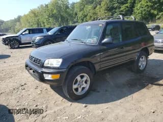 ✅ 1999 Toyota RAV4 • VIN: JT3HP10V6X7133139 • Лот: 69644564. Опубликован ранее на Copart с пробегом 98 295 миль. Бесплатный доступ к архиву аукционных продаж из США и подробный отчёт об истории автомобиля на DreamBid. Изображение 1.