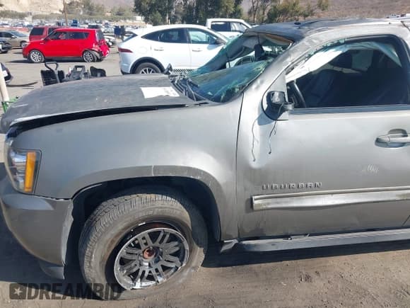 ✅ 2009 Chevrolet Suburban 2LT • VIN: 1GNFC260X9R273998 • Lot: 43517089. Wystawiony na IAAI z przebiegiem Nie podano. Bezpłatny archiwum sprzedaży aukcyjnych z USA i szczegółowy raport historii pojazdu na DreamBid. Zdjęcie 6.