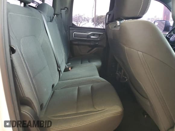 ✅ 2021 Ram 1500 Big Horn • VIN: 1C6RREBG2MN820875 • Lot: 67745795. Wystawiony na Copart z przebiegiem 65 409 mil. Bezpłatny archiwum sprzedaży aukcyjnych z USA i szczegółowy raport historii pojazdu na DreamBid. Zdjęcie 10.