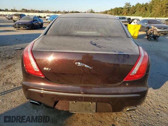 ✅ 2011 Jaguar XJ • VIN: SAJWA1CB6BLV06221 • Lot: 91406675. Listed on Copart with 106,240 mi. Free auction sales archive from the USA and detailed vehicle history report at DreamBid. Image 6.