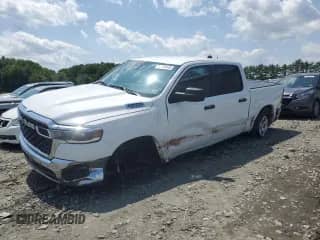 2025 Ram 1500 Big Horn с VIN 1C6RRFFG3SN675133, выставлен на аукционе Copart как лот 61465445 с пробегом 5 530 миль миль и Списание • Salvage title. История ставок и продаж доступна на DreamBid. Изображение 1.