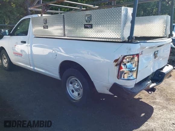 ✅ 2018 Ram 1500 Tradesman • VIN: 3C6JR6DG2JG250882 • Лот: 42892802. Опубликован ранее на IAAI с пробегом 281 725 миль. Бесплатный доступ к архиву аукционных продаж из США и подробный отчёт об истории автомобиля на DreamBid. Изображение 3.