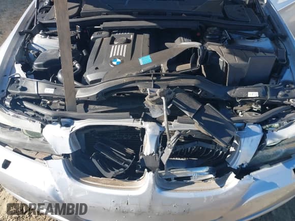 ✅ 2011 BMW 3 Series 328i • VIN: WBAPH5G57BNM76013 • Lot: 43526444. Wystawiony na IAAI z przebiegiem 103 681 mil. Bezpłatny archiwum sprzedaży aukcyjnych z USA i szczegółowy raport historii pojazdu na DreamBid. Zdjęcie 10.