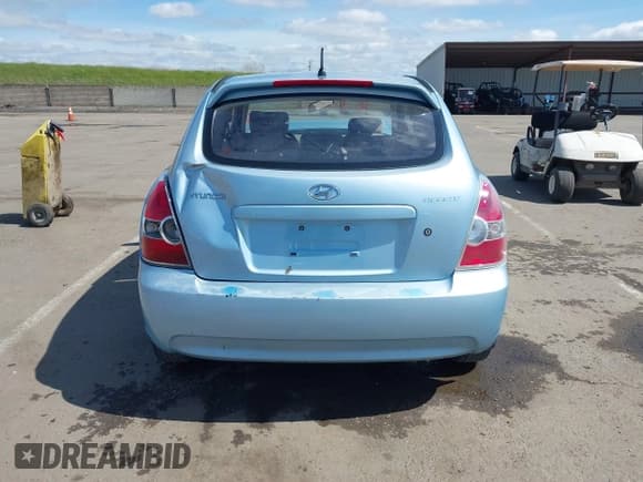 ✅ 2008 Hyundai Accent GS • VIN: KMHCM36C58U060618 • Лот: 41808287. Опубликован ранее на IAAI с пробегом 200 644 миль. Бесплатный доступ к архиву аукционных продаж из США и подробный отчёт об истории автомобиля на DreamBid. Изображение 17.