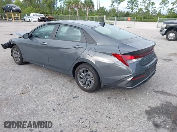✅ 2024 Hyundai Elantra SEL • VIN: KMHLM4DG8RU749226 • Lot: 43354612. Listed on IAAI with 25,309 mi. Free auction sales archive from the USA and detailed vehicle history report at DreamBid. Image 3.