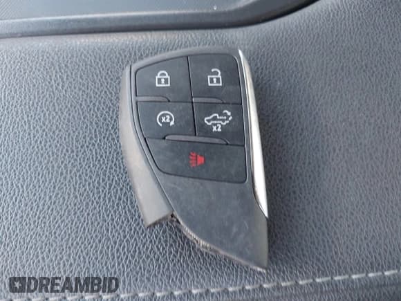 ✅ 2025 Chevrolet Silverado 2500HD LT • VIN: 2GC1KNEY5S1222762 • Лот: 43784779. Опубликован ранее на IAAI с пробегом 9 303 миль. Бесплатный доступ к архиву аукционных продаж из США и подробный отчёт об истории автомобиля на DreamBid. Изображение 11.