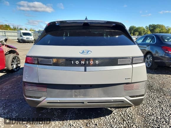 ✅ 2024 Hyundai Ioniq 5 SEL • VIN: KM8KNDDF2RU336251 • Lot: 85644125. Listed on Copart with 5,559 mi. Free auction sales archive from the USA and detailed vehicle history report at DreamBid. Image 6.