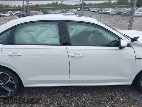 ✅ 2020 Volkswagen Passat R-Line • VIN: 1VWMA7A36LC007275 • Лот: 43370860. Опубликован ранее на IAAI с пробегом 106 182 миль. Бесплатный доступ к архиву аукционных продаж из США и подробный отчёт об истории автомобиля на DreamBid. Изображение 14.