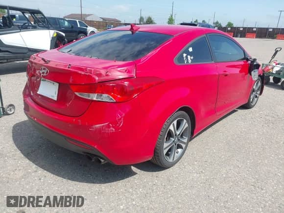 2013 Hyundai Elantra GS z VIN KMHDH6AE2DU018923, wystawiony jako IAAI lot #42349837 z przebiegiem 199 826 mil mil oraz . Historia ofert i sprzedaży dostępna na DreamBid. Obrazek 4.