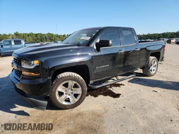✅ 2017 Chevrolet Silverado 1500 Custom • VIN: 1GCRCPEHXHZ302599 • Lot: 70905045. Wystawiony na Copart z przebiegiem 78 681 mil. Bezpłatny archiwum sprzedaży aukcyjnych z USA i szczegółowy raport historii pojazdu na DreamBid. Zdjęcie 1.