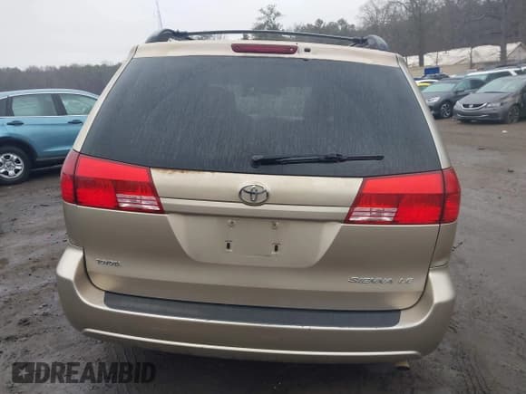 ✅ 2004 Toyota Sienna CE • VIN: 5TDZA23C74S124761 • Lot: 41475689. Wystawiony na IAAI z przebiegiem 332 606 mil. Bezpłatny archiwum sprzedaży aukcyjnych z USA i szczegółowy raport historii pojazdu na DreamBid. Zdjęcie 16.