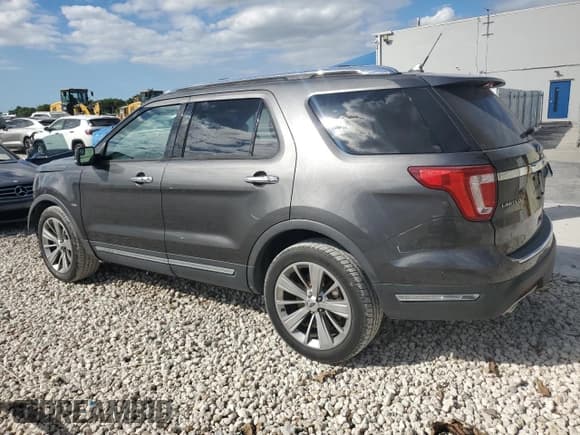 ✅ 2018 Ford Explorer Limited • VIN: 1FM5K7F84JGB80528 • Lot: 92276405. Wystawiony na Copart z przebiegiem 99 973 mil. Bezpłatny archiwum sprzedaży aukcyjnych z USA i szczegółowy raport historii pojazdu na DreamBid. Zdjęcie 2.