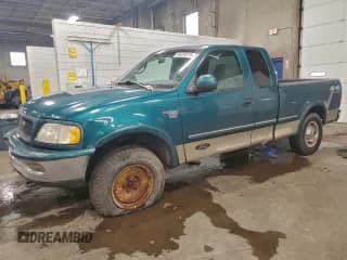✅ 1998 Ford F-150 • VIN: 1FTZX18W8WKA63717 • Lot: 96224275. Wystawiony na Copart z przebiegiem 218 334 mil. Bezpłatny archiwum sprzedaży aukcyjnych z USA i szczegółowy raport historii pojazdu na DreamBid. Zdjęcie 1.