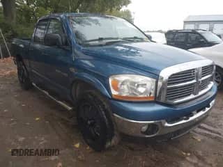 2006 Dodge 1500 SLT z VIN 1D7HU18286S553663, wystawiony jako IAAI lot #43268539 z przebiegiem 230 000 mil mil oraz . Historia ofert i sprzedaży dostępna na DreamBid. Obrazek 1.