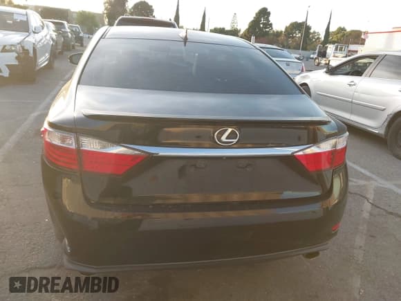 ✅ 2015 Lexus ES 330 • VIN: JTHBK1GG6F2159810 • Lot: 43721854. Listed on IAAI with 162,642 mi. Free auction sales archive from the USA and detailed vehicle history report at DreamBid. Image 16.