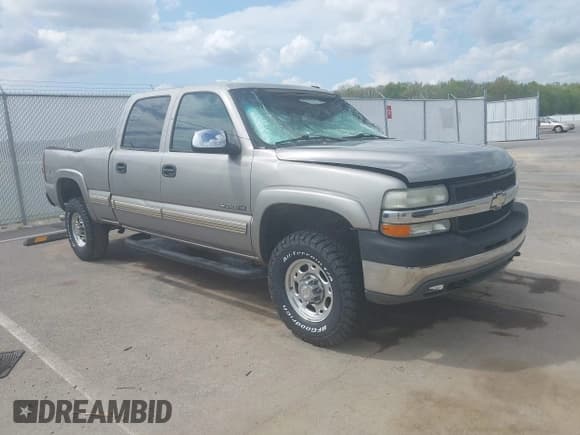 ✅ 2002 Chevrolet Silverado 2500HD LS • VIN: 1GCHK23G22F211590 • Лот: 42109954. Опубликован ранее на IAAI с пробегом 31 098 миль. Бесплатный доступ к архиву аукционных продаж из США и подробный отчёт об истории автомобиля на DreamBid. Изображение 1.
