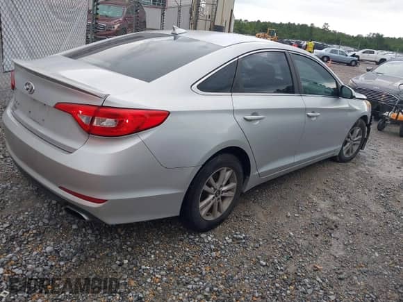 2016 Hyundai Sonata 2.4L z VIN 5NPE24AF9GH276135, wystawiony jako IAAI lot #42623384 z przebiegiem 164 220 mil mil oraz . Historia ofert i sprzedaży dostępna na DreamBid. Obrazek 4.