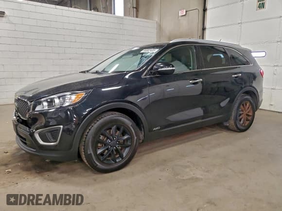 ✅ 2017 Kia Sorento LX • VIN: 5XYPGDA32HG324681 • Lot: 94002405. Listed on Copart with 92,403 mi. Free auction sales archive from the USA and detailed vehicle history report at DreamBid. Image 1.