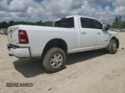 ✅ 2023 Ram 2500 Laramie • VIN: 3C6UR5FL7PG588613 • Lot: 64124715. Wystawiony na Copart z przebiegiem Nie podano. Bezpłatny archiwum sprzedaży aukcyjnych z USA i szczegółowy raport historii pojazdu na DreamBid. Zdjęcie 3.