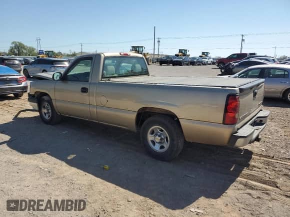 2004 Chevrolet Silverado 1500 LS z VIN 1GCEC14V54Z118877, wystawiony jako Copart lot #74352114 z przebiegiem 103 253 mil mil oraz Szkoda całkowita • Salvage title. Historia ofert i sprzedaży dostępna na DreamBid. Obrazek 2.