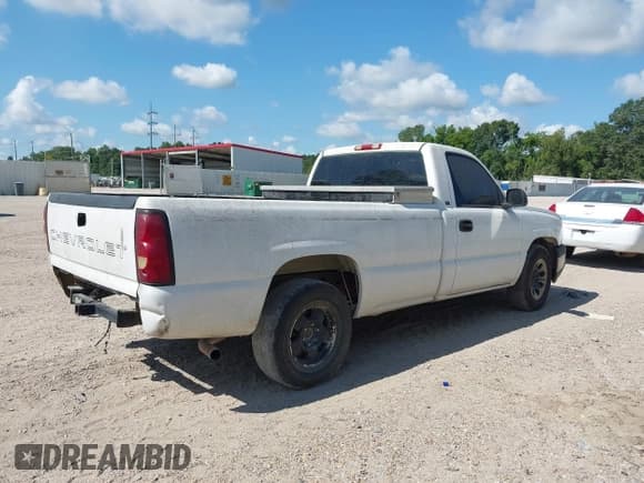 ✅ 2005 Chevrolet Silverado 1500 Work Truck • VIN: 1GCEC14X35Z108139 • Lot: 42965523. Listed on IAAI with 206,741 mi. Free auction sales archive from the USA and detailed vehicle history report at DreamBid. Image 4.