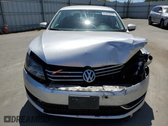 ✅ 2013 Volkswagen Passat S • VIN: 1VWAP7A38DC001836 • Lot: 61879375. Listed on Copart with 82,841 mi. Free auction sales archive from the USA and detailed vehicle history report at DreamBid. Image 5.
