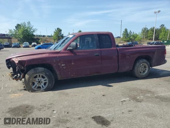 ✅ 2000 Dodge Dakota • VIN: 1B7GL22X4YS800439 • Lot: 56103745. Wystawiony na Copart z przebiegiem Nie podano. Bezpłatny archiwum sprzedaży aukcyjnych z USA i szczegółowy raport historii pojazdu na DreamBid. Zdjęcie 1.