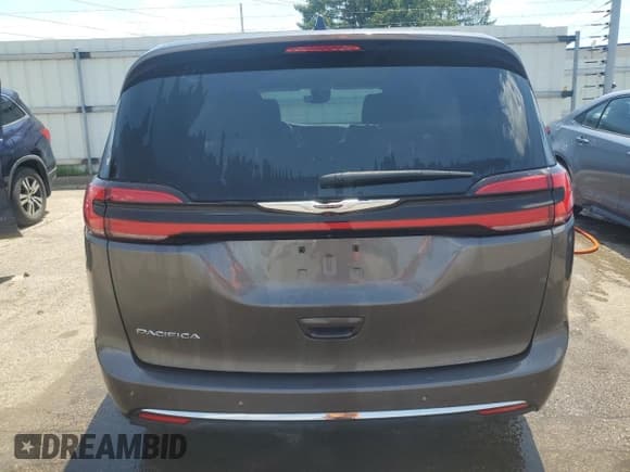 ✅ 2023 Chrysler Pacifica Touring L • VIN: 2C4RC1BGXPR612723 • Лот: 63251905. Опубликован ранее на Copart с пробегом 48 221 миль. Бесплатный доступ к архиву аукционных продаж из США и подробный отчёт об истории автомобиля на DreamBid. Изображение 6.