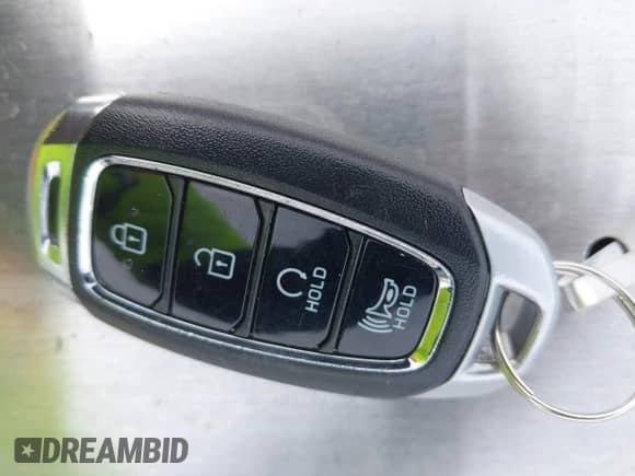 2023 Hyundai Kona SEL z VIN KM8K33AG8PU190593, wystawiony jako IAAI lot #43593572 z przebiegiem Nie podano mil oraz . Historia ofert i sprzedaży dostępna na DreamBid. Obrazek 9.